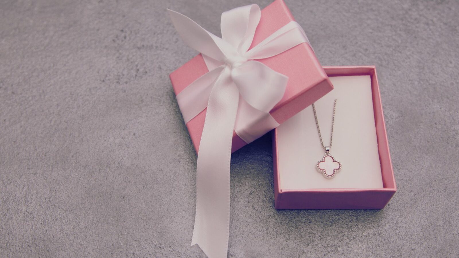 Birthday Jewelry Gift Ideas Complete Gift Guide